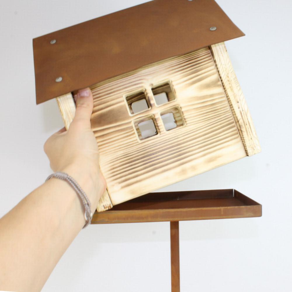 Vogelhaus Rost/Holz Futterstelle auf Stab