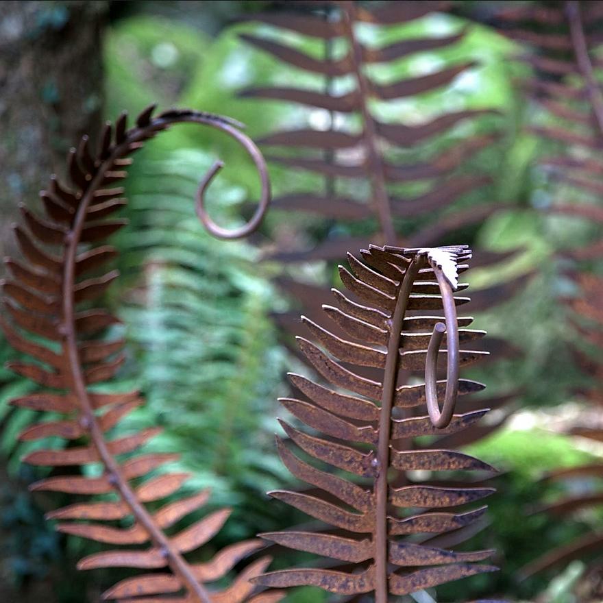 Rost Gartenstab Farn gebogen 1100 mm