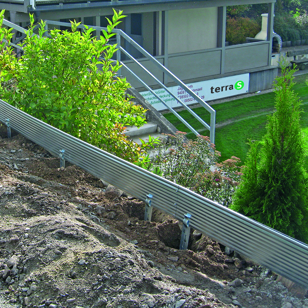Gartenprofil 3000-Z 100 mm - 2400 mm verzinkt