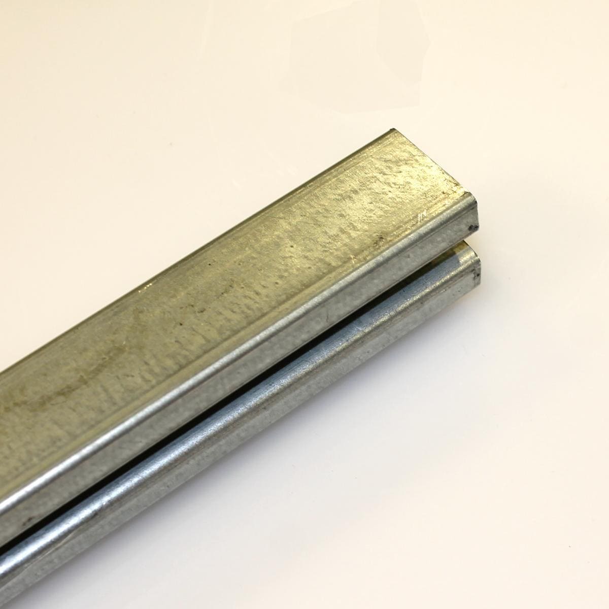 Einfassprofil für Wellengitter 5,7 mm Länge 1500 mm