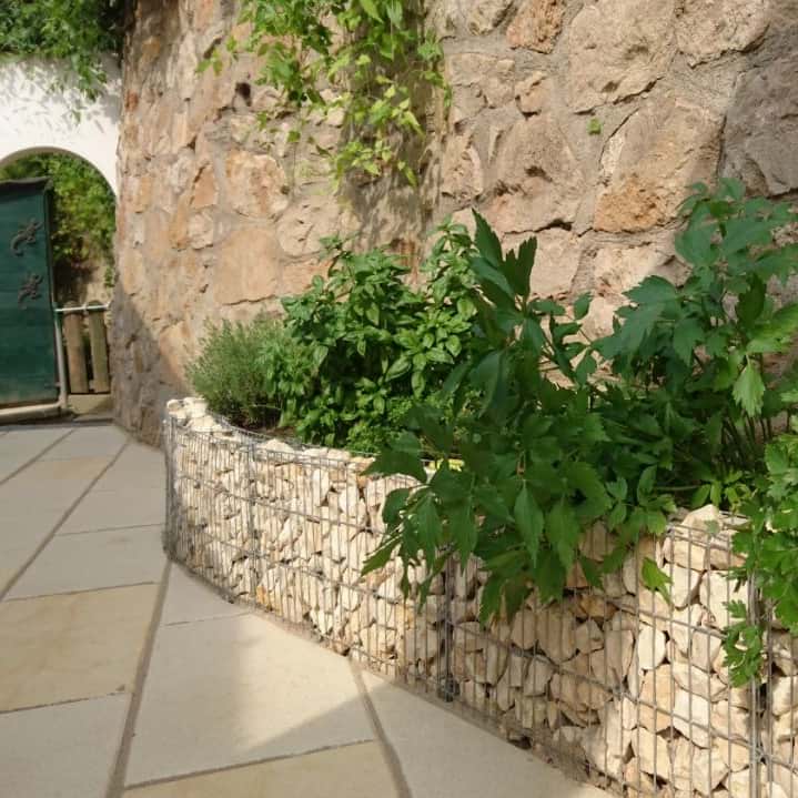 Gabione geschwungene Mauer 2320 x 400 mm