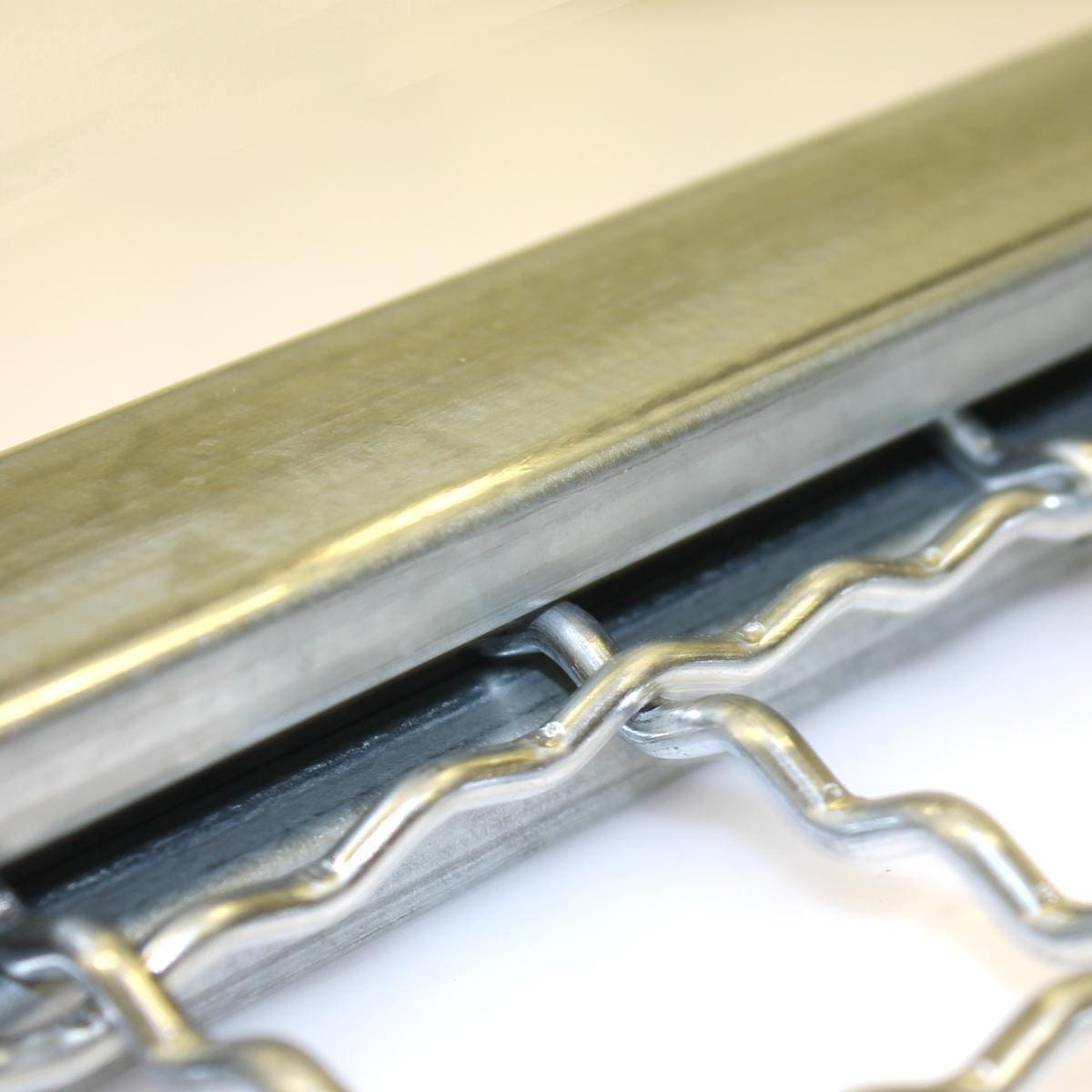 Einfassprofil für Wellengitter 5,7 mm Länge 1500 mm