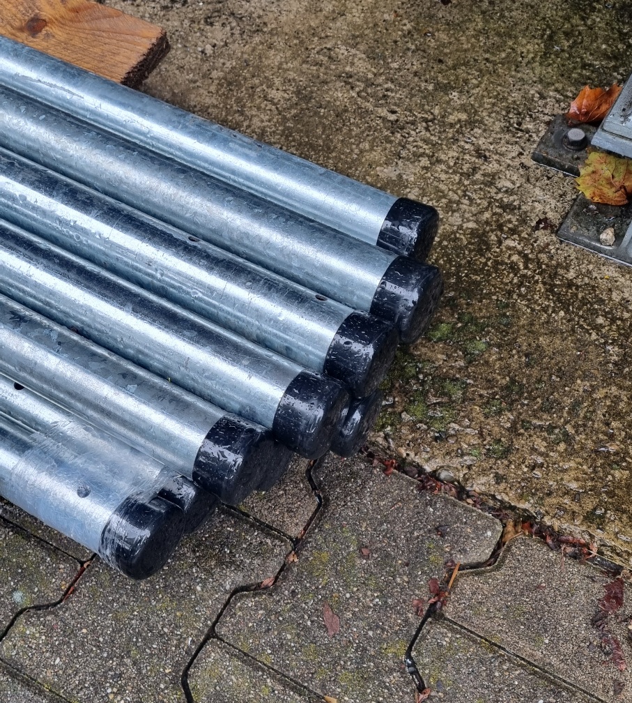 Zaunpfosten Rundrohr Maschendraht 11 Stück - SONDERPOSTEN