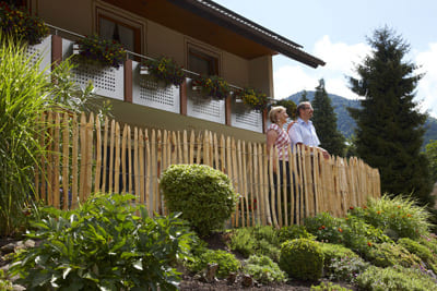 Staketenzaun im Garten selber bauen