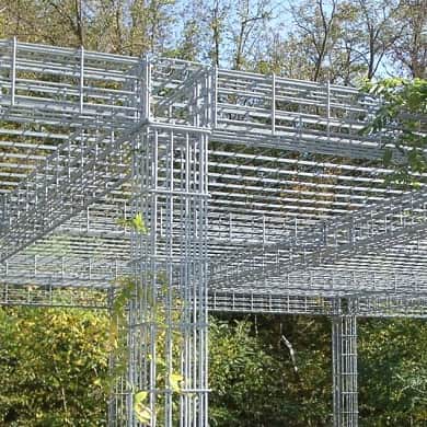 Rankanlage aus Drahtkörben